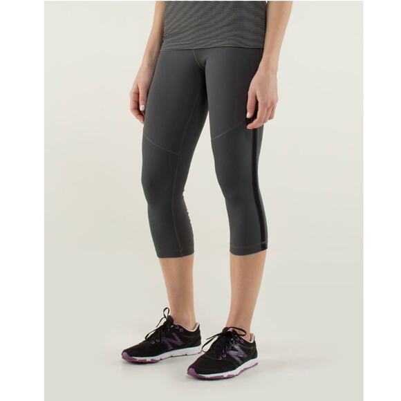 5 for $25| Lululemon Race With Grace Soot Crop Pants Size 6 - Picture 1 of 11